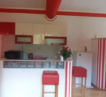 Iman Apartman