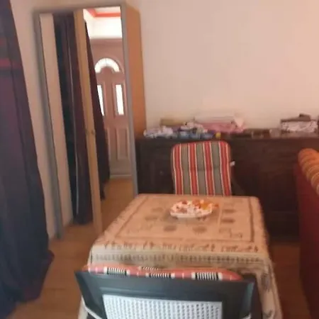 Iman Apartman *
